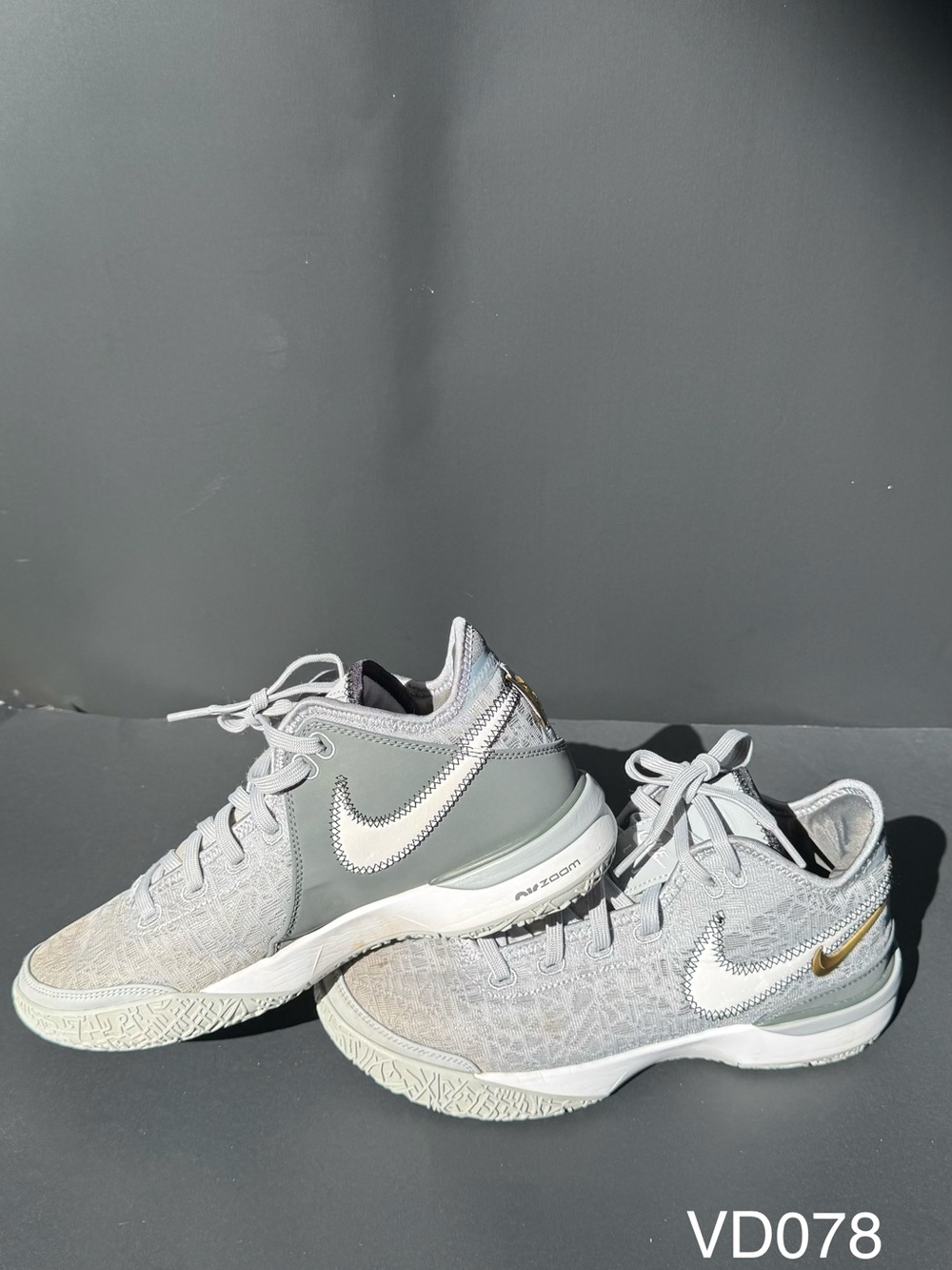 Nike LeBron NXXT Gen Wolf Grey Gold Sneakers Men’s 7.5